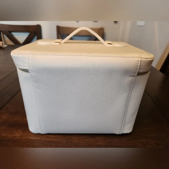 Dior VIP Mirrored Train Case With Towel And Headband Prestige 8x6x6 White Gold - Picture 14 of 16